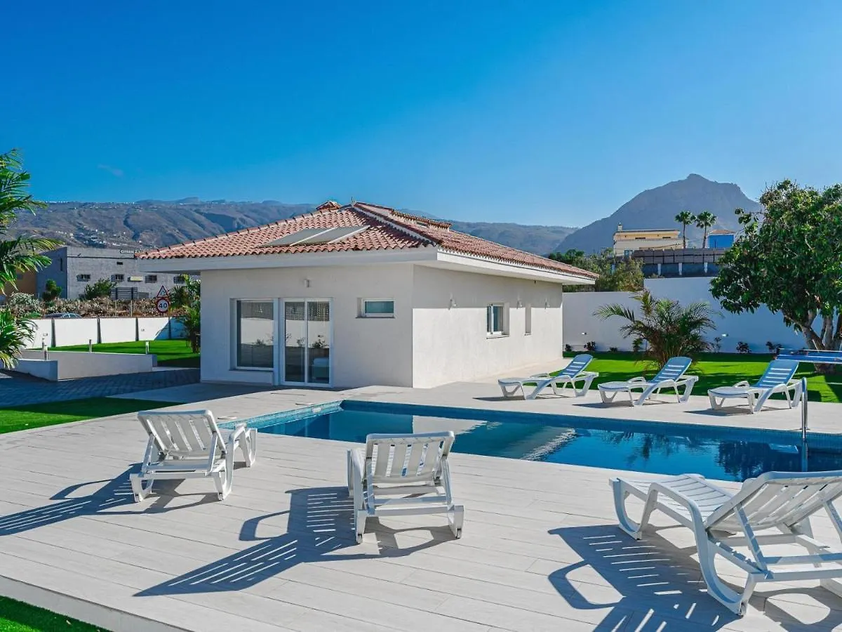 303 Villa Casa Jardin Con Piscina Y Gran Jardin Адехе Испания